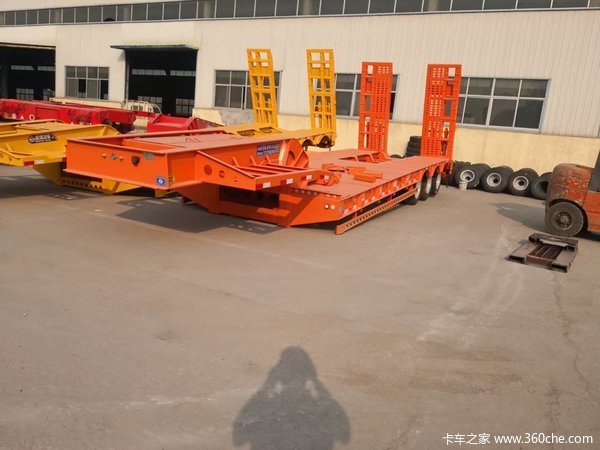 广东五线十轴低平板大件运输车，专业专注低平板大件车！欢迎选购低平板半挂车图片