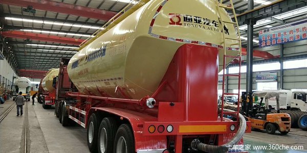 面粉罐运输半挂车粉粒物料运输半挂车图片