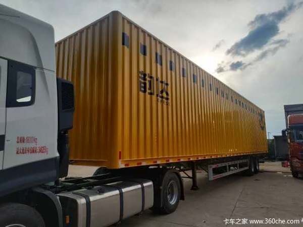 湖南半挂车厂家直销集装箱式半挂车图片