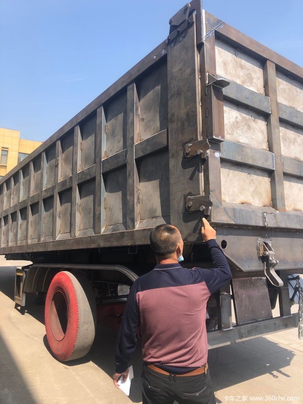 9米一体后翻厢高1.6米不改型带户销售自卸半挂车图片