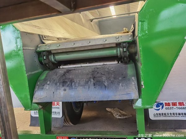 路政不查的履带式自卸半挂车自卸半挂车图片