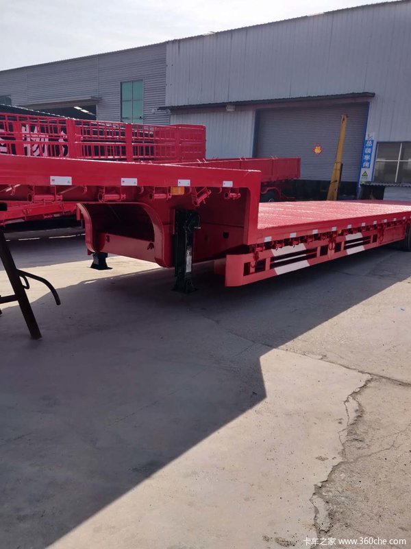 13.75米低平板，等宽板，可带等宽手续出售！双资质低平板半挂车图片