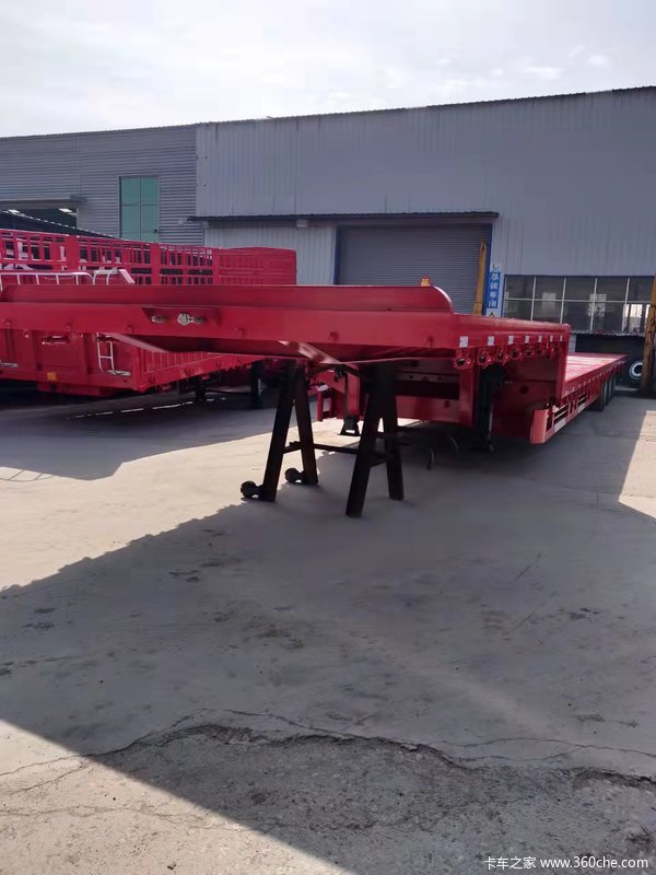 13.75米低平板，等宽板，可带等宽手续出售！双资质低平板半挂车图片