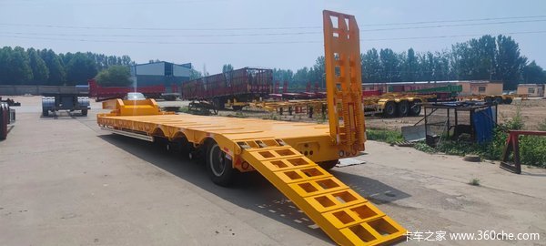 高价收挂车，后翻，侧翻，平板，有无手续均可集装箱式半挂车图片